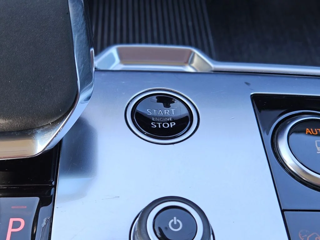 Used 2023 Black Land Rover First Edition image 26