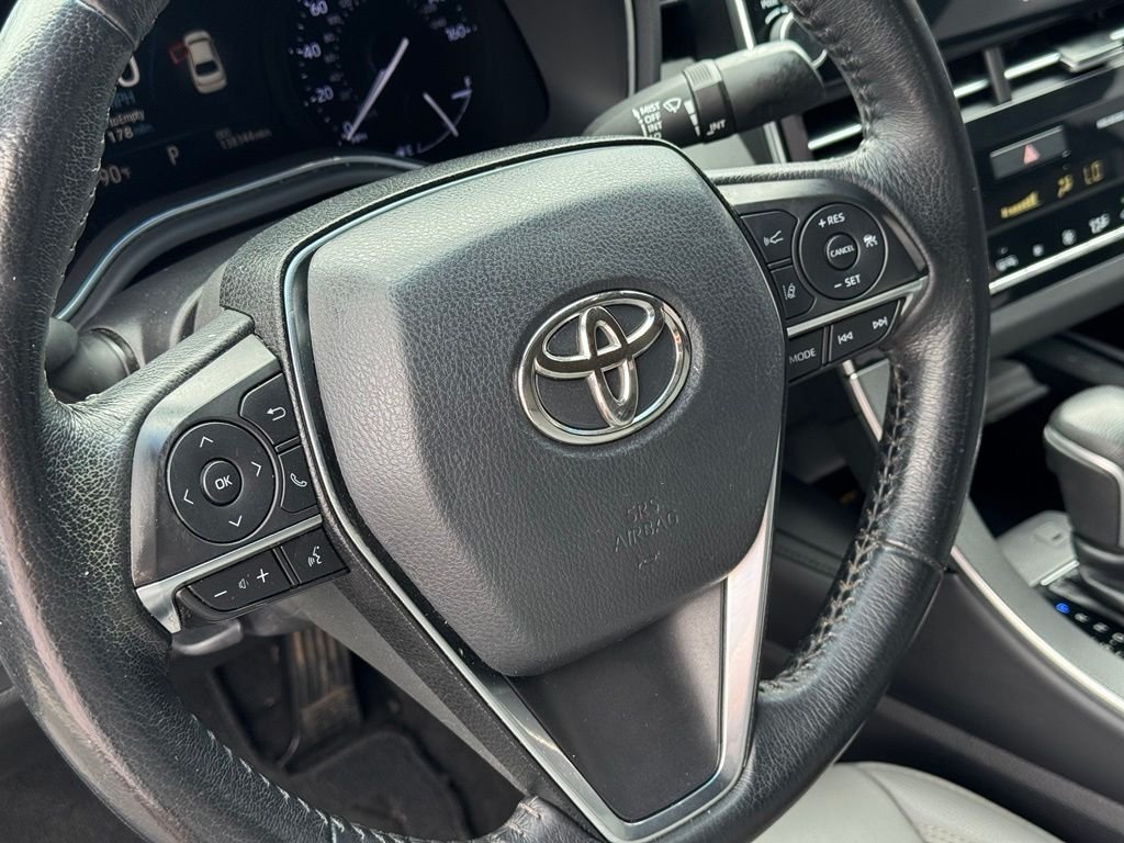 Used 2019 Beige Toyota XLE image 14