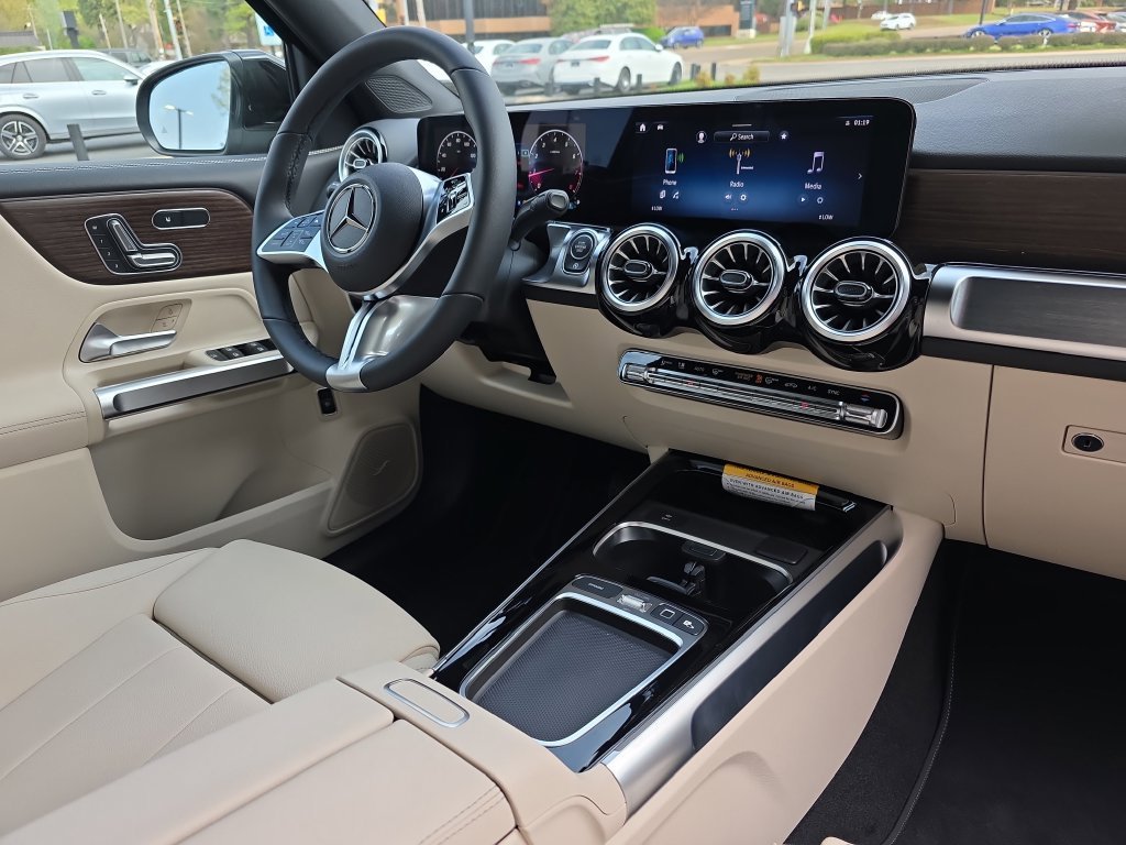 New 2026 Black Mercedes-Benz GLB 250 image 18