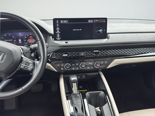 Used 2023 White Honda Touring image 19