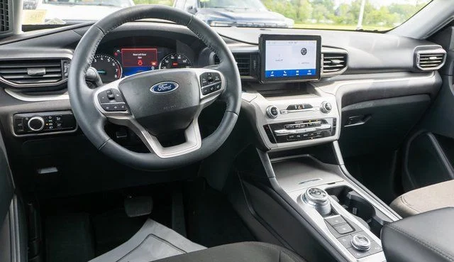 2023 Ford Explorer XLT - Photo 12