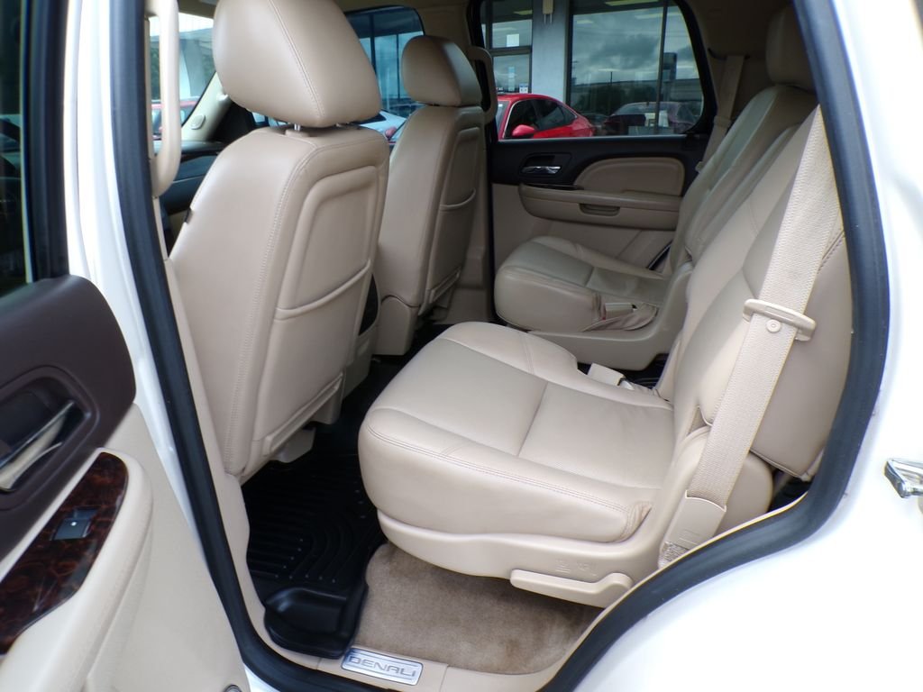 Used 2013 White Diamond Clearcoat GMC Denali image 23