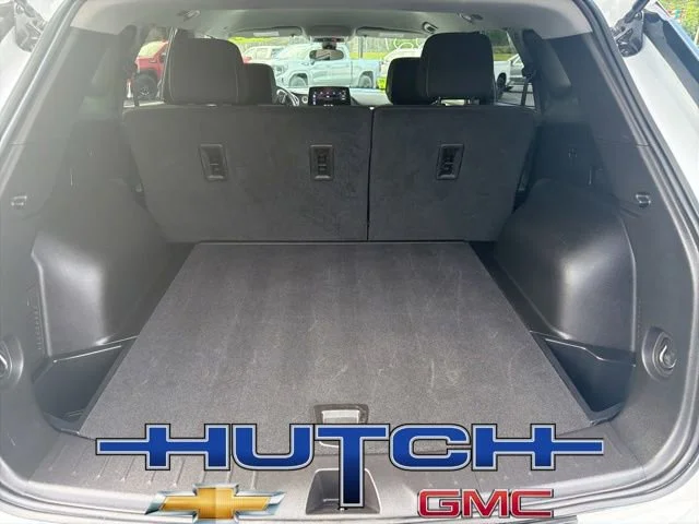 Used 2025 Summit White Chevrolet 2LT image 16
