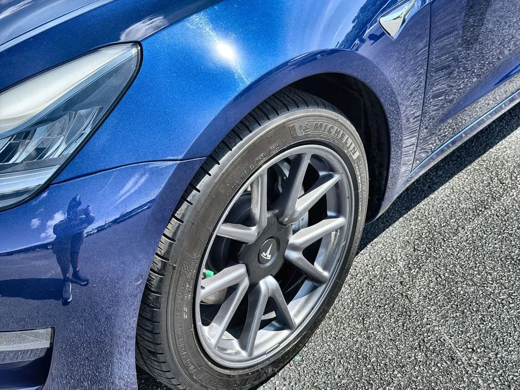 Used 2019 Blue Tesla Long Range image 10