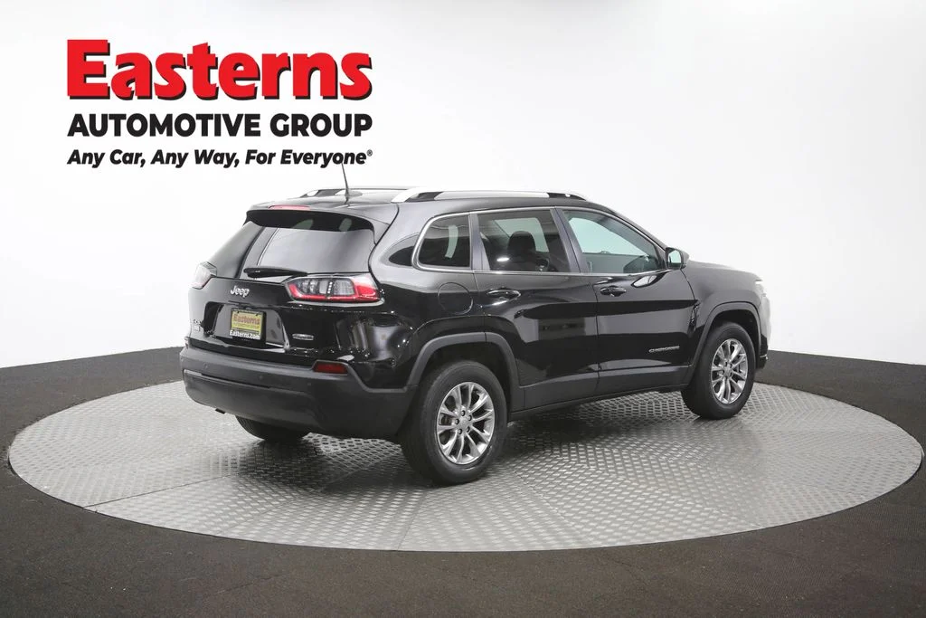 Used 2021 Black Jeep Latitude Plus image 41