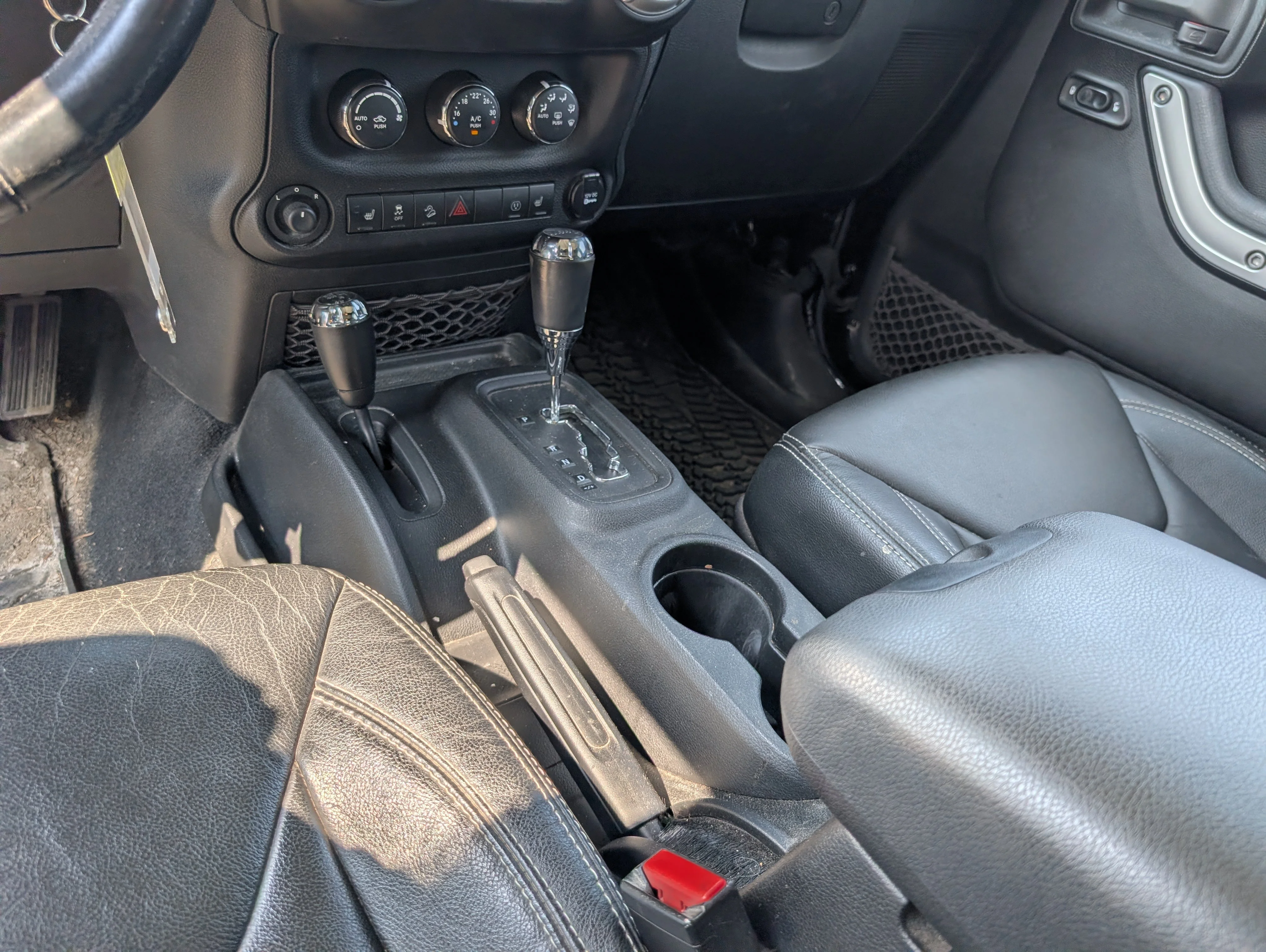 Used 2013 Black Jeep Sahara image 28