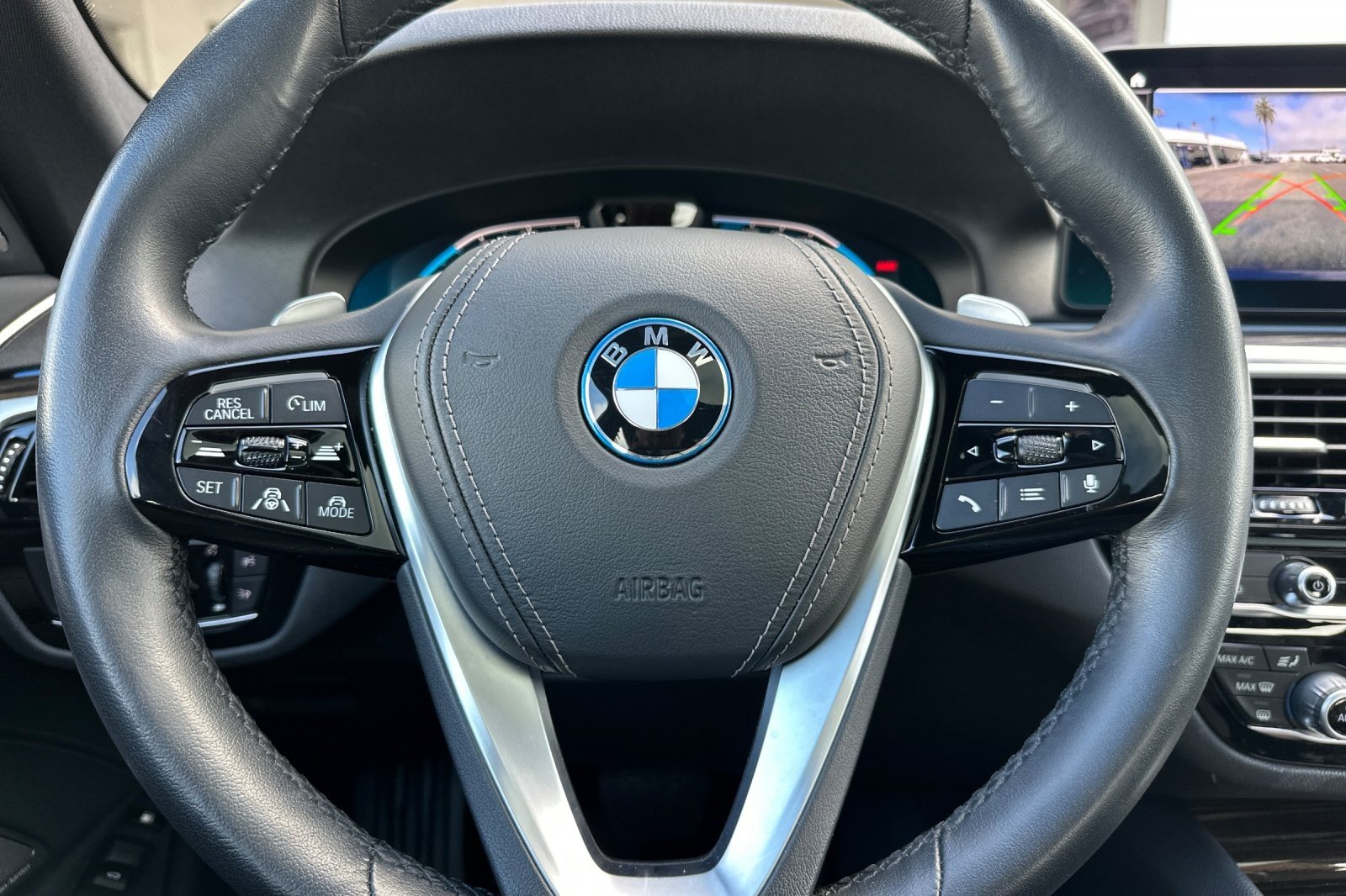 Used 2023 Dark Graphite Metallic BMW 530e xDrive image 22