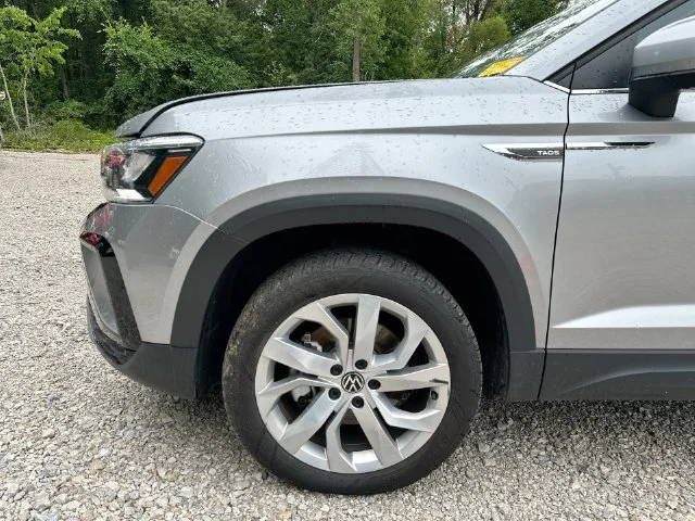 Certified Used 2023 Silver Volkswagen 1.5T SE image 36