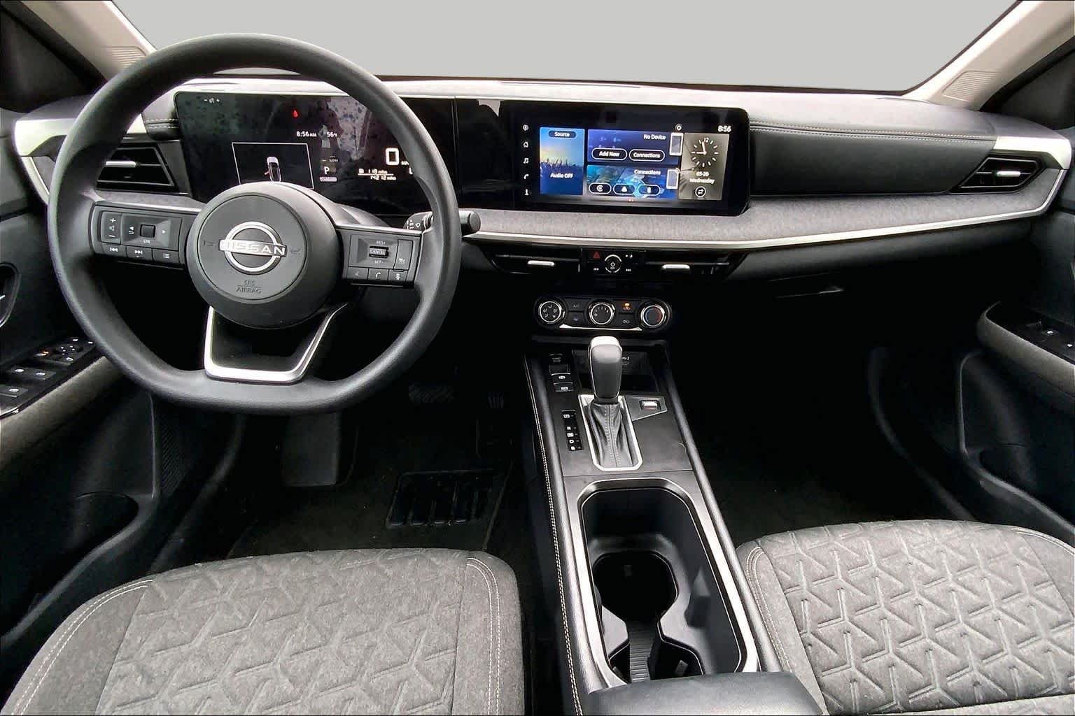 Used 2025 Aspen White Tricoat Nissan SV image 29