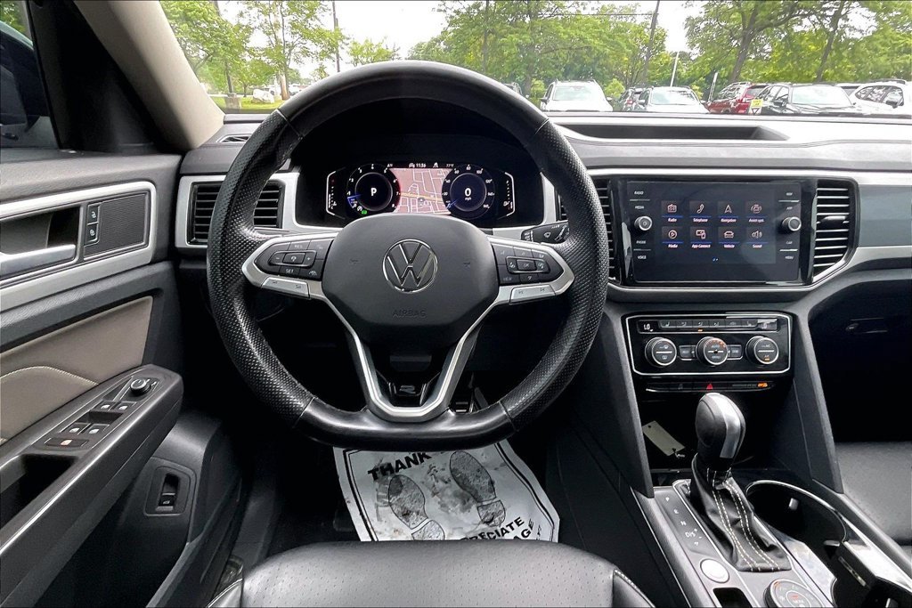 Used 2023 Black Volkswagen 3.6L V6 SEL R-Line image 5