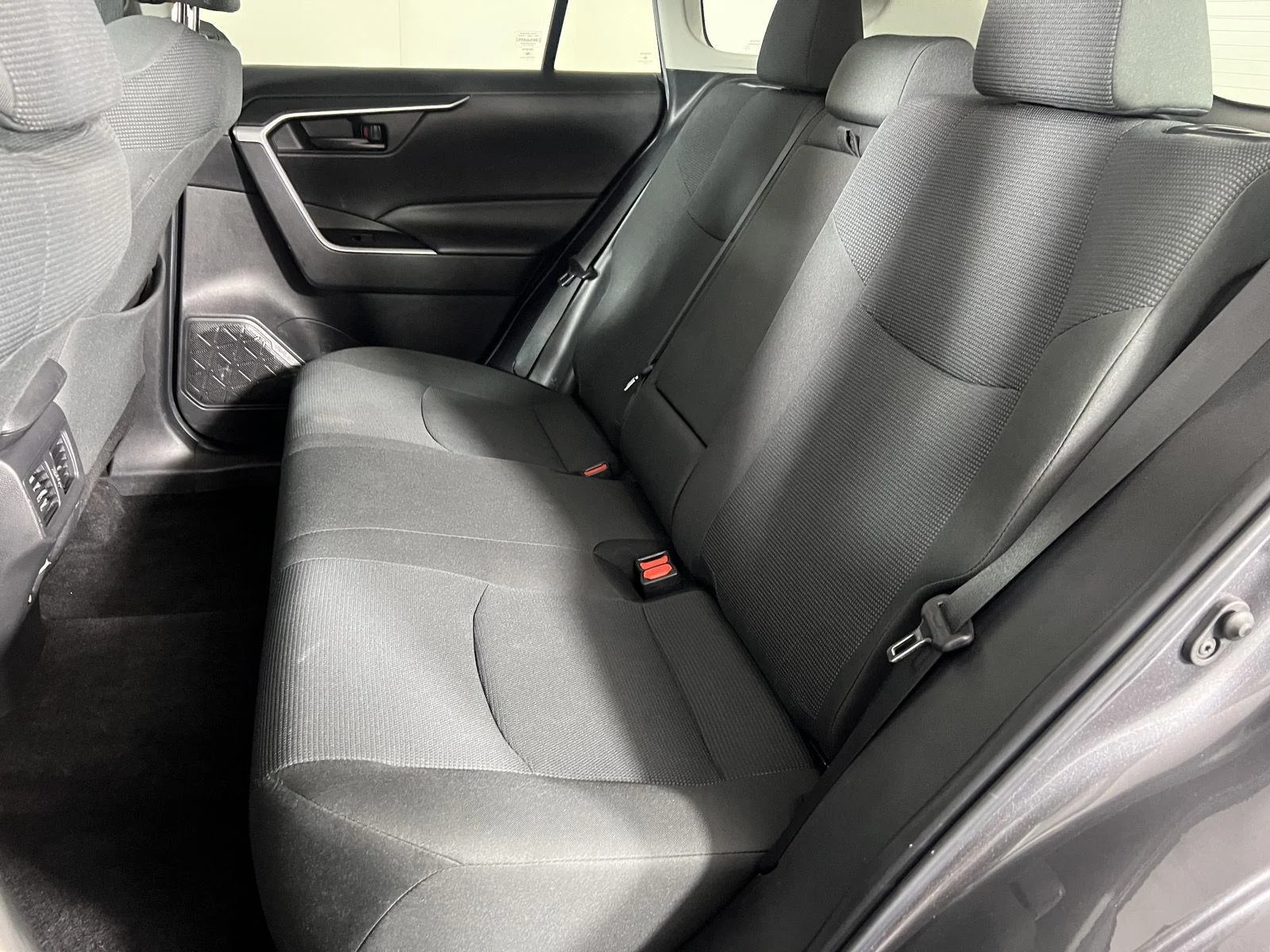 Used 2022 Magnetic Gray Metallic Toyota LE image 8