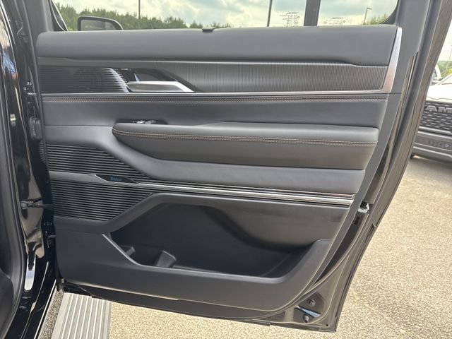 New 2026 Black Jeep Summit Reserve image 18