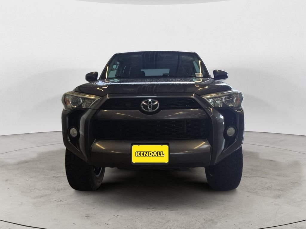 Used 2018 Gray Toyota SR5 image 2