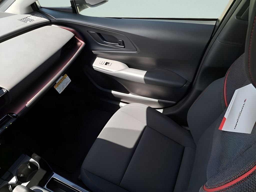 2026 Toyota Prius Plug-in Hybrid SE - Photo 13
