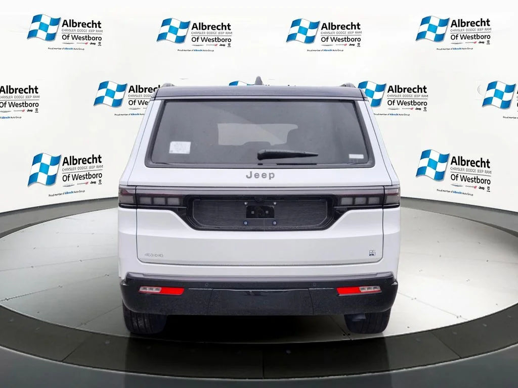 New 2026 Bright White Clear-Coat Exterior Paint Jeep  image 4