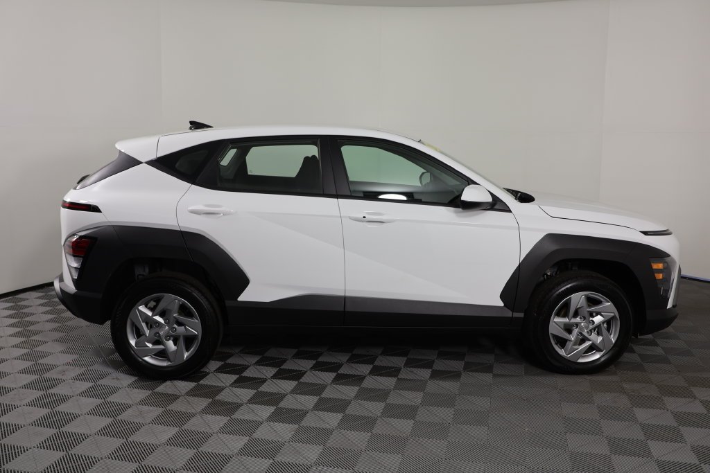 Used 2027 Atlas White Hyundai SE image 9