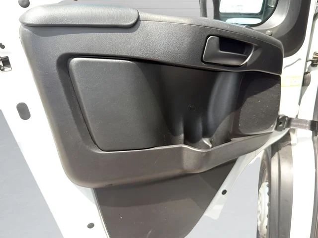 Used 2025 White Ram Base image 15