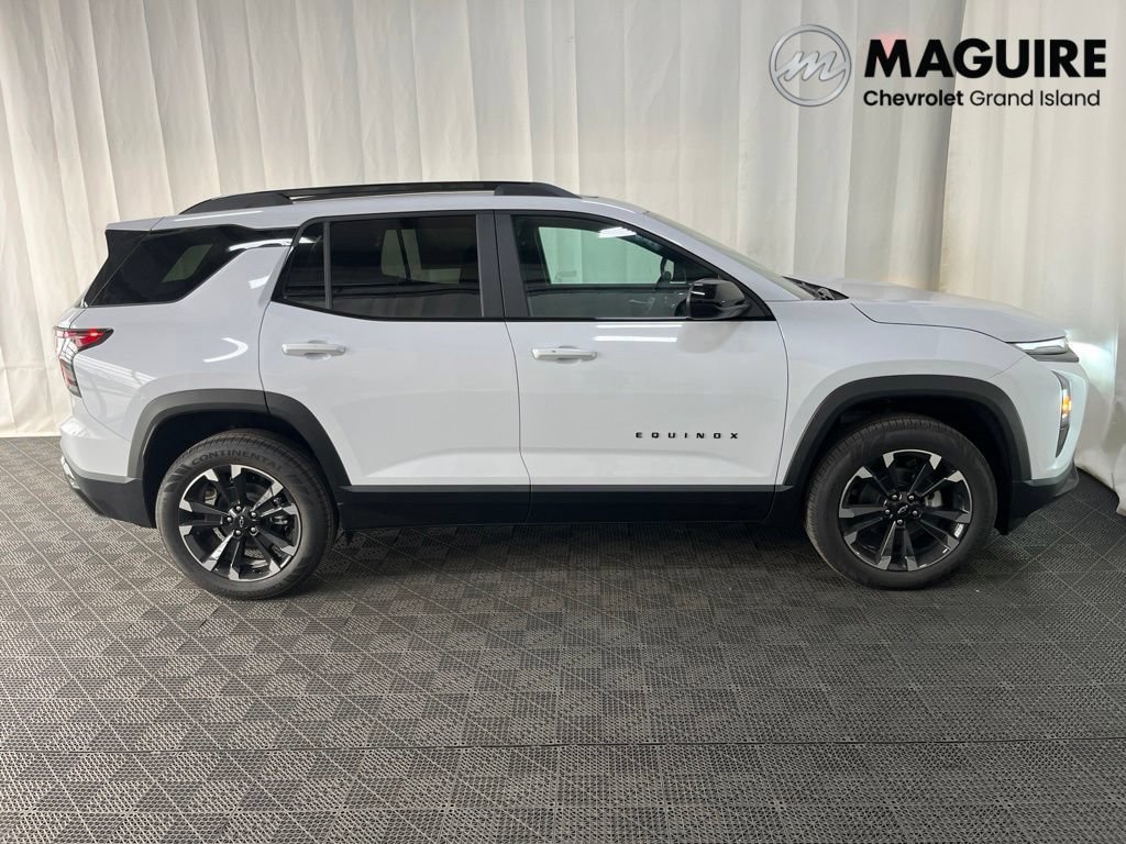 2027 Chevrolet Equinox RS - Photo 2