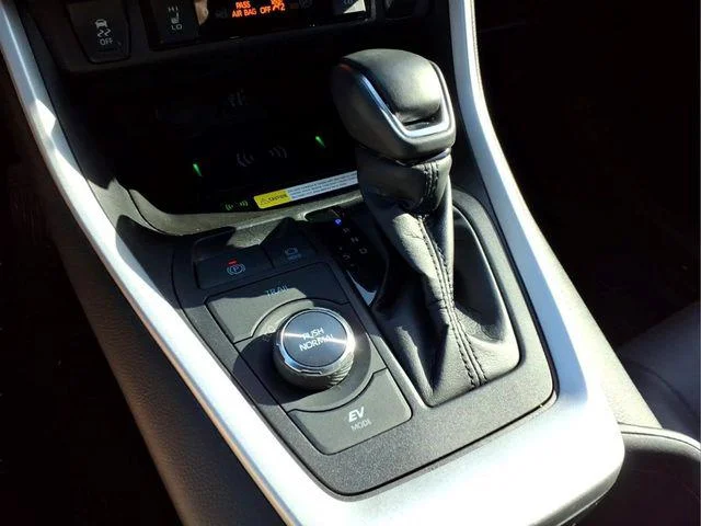 2023 Toyota RAV4 XSE - Photo 20
