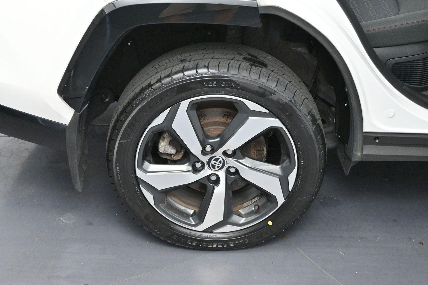 Used 2024 Ice Cap Toyota SE image 36