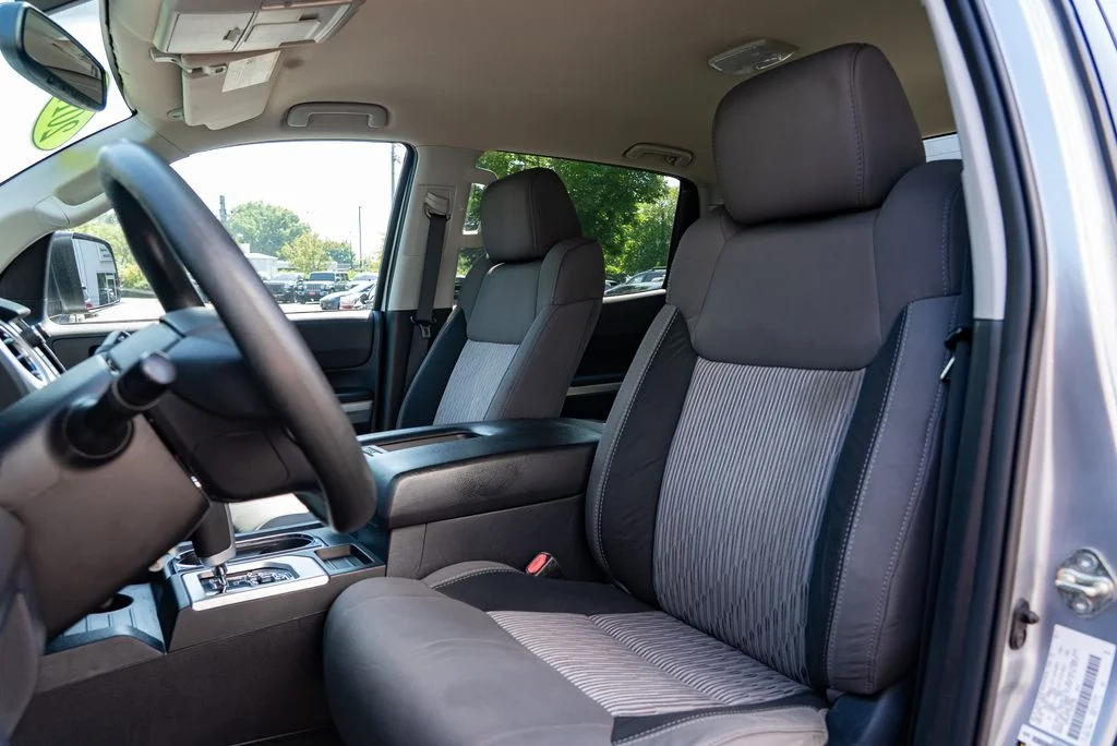 Used 2017 Silver Toyota SR5 image 22