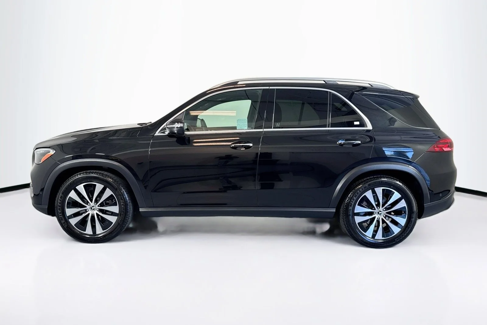 Used 2024 Obsidian Black Metallic Mercedes-Benz GLE 350 image 8