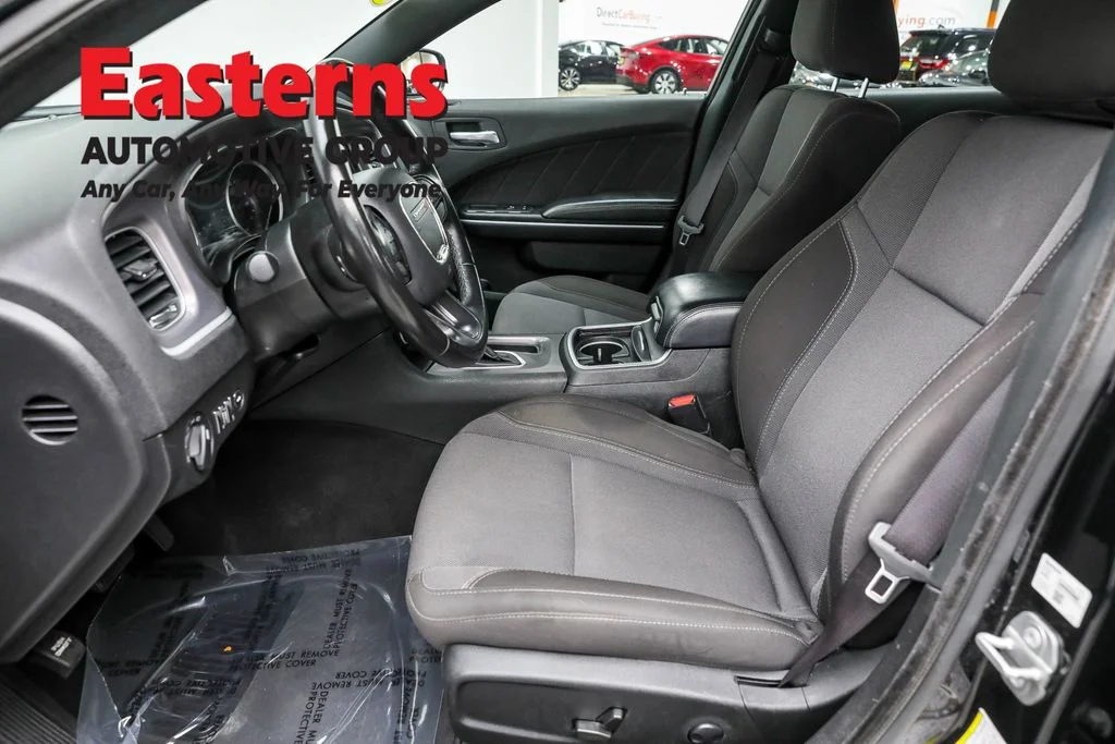 Used 2022 Black Dodge SXT image 14