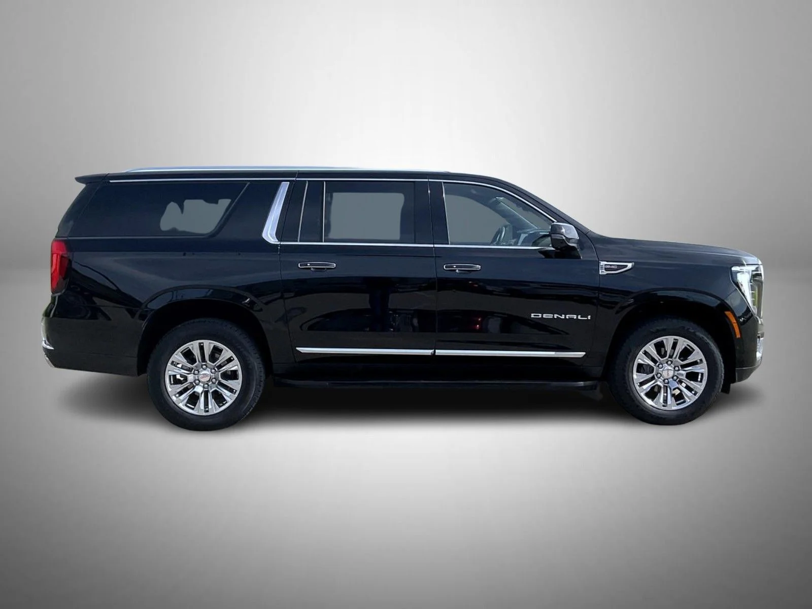 Used 2025 Black GMC Denali image 4