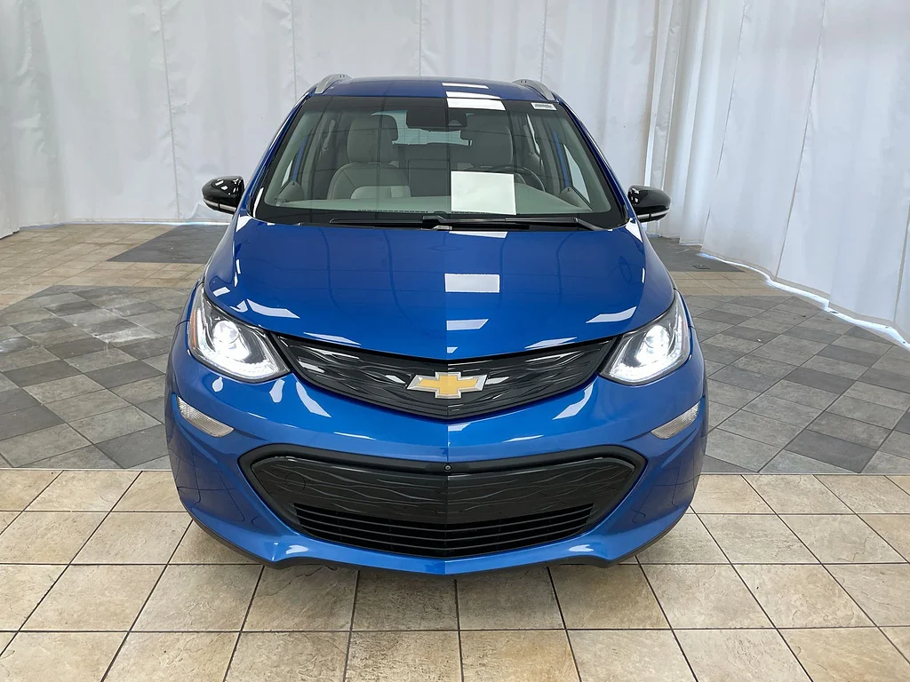 Used 2020 Kinetic Blue Metallic Chevrolet Premier image 29