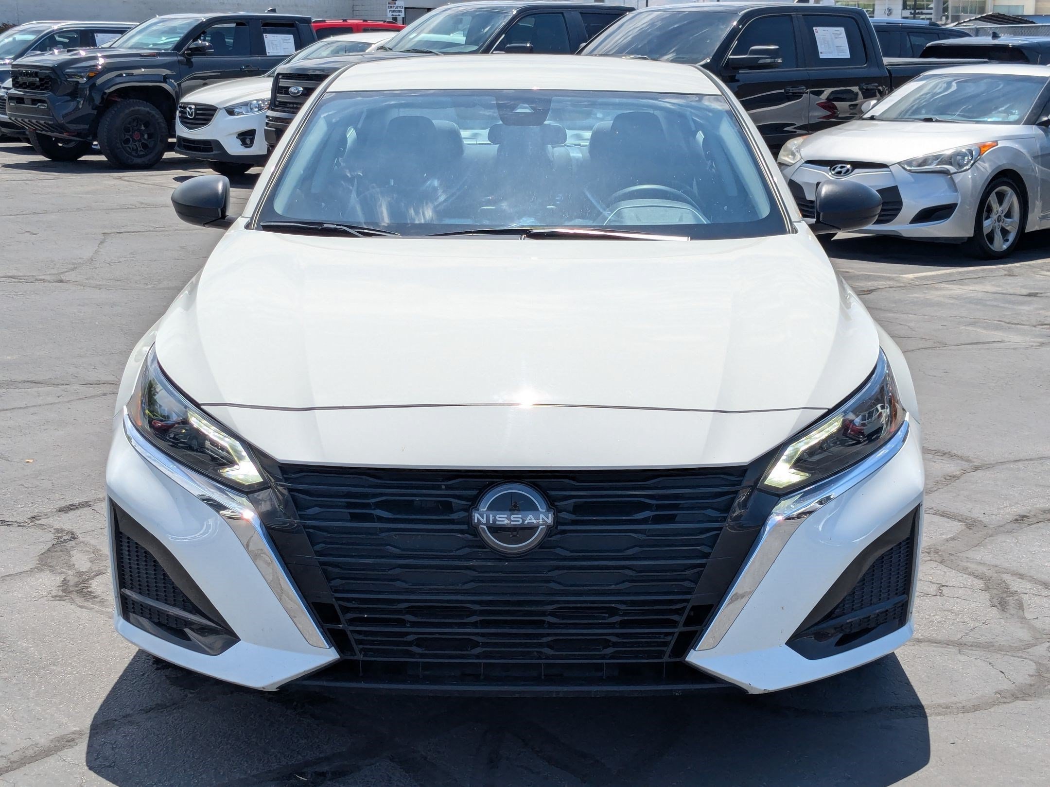 Used 2025 Glacier White Nissan SV image 10