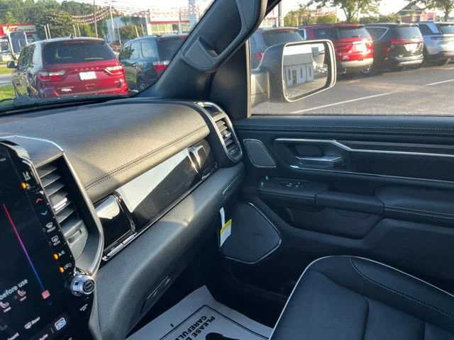 New 2026 Granite Crystal Metallic Clear-Coat Exterior Paint RAM Laramie image 18