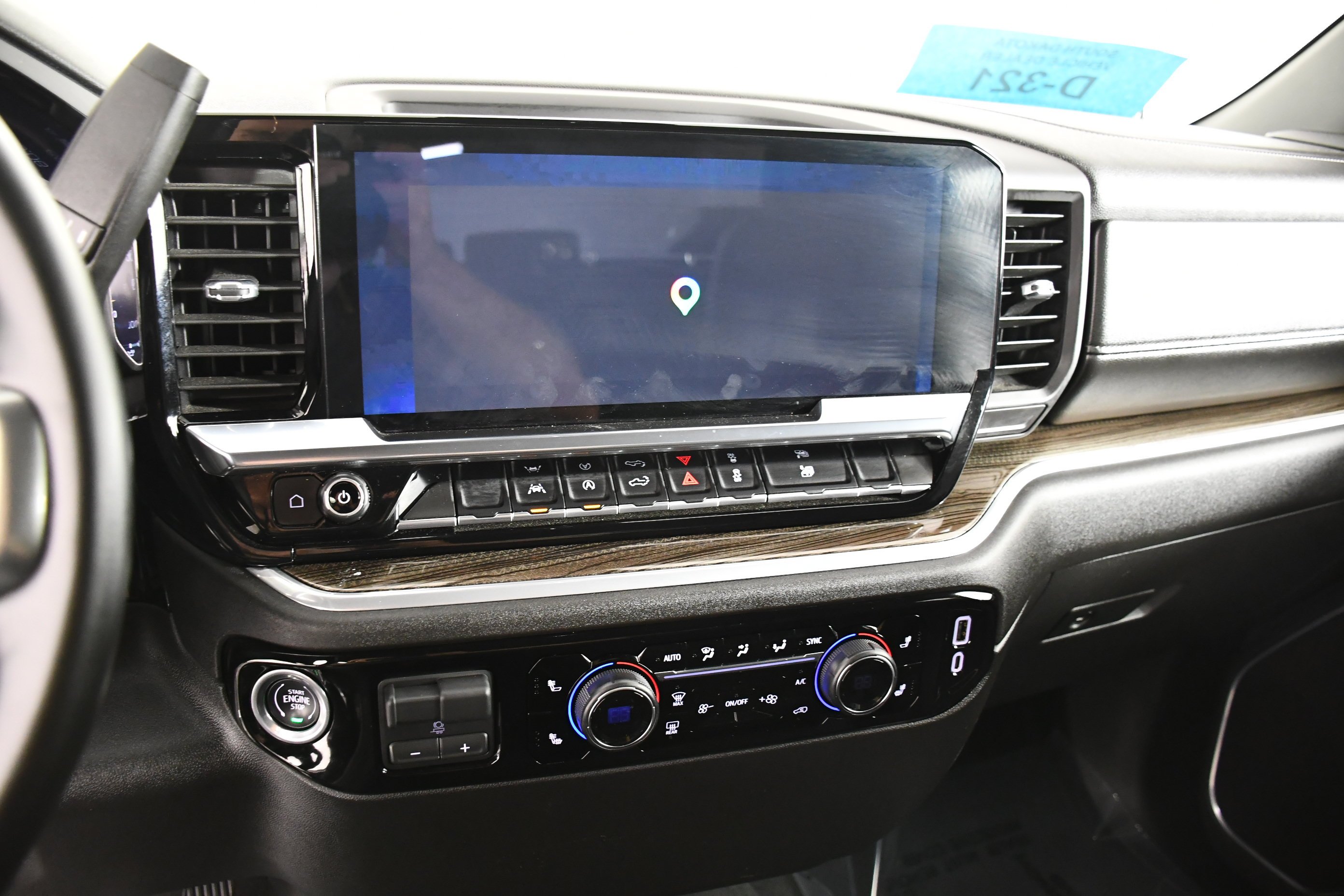 Used 2026 Summit White Chevrolet LT image 27