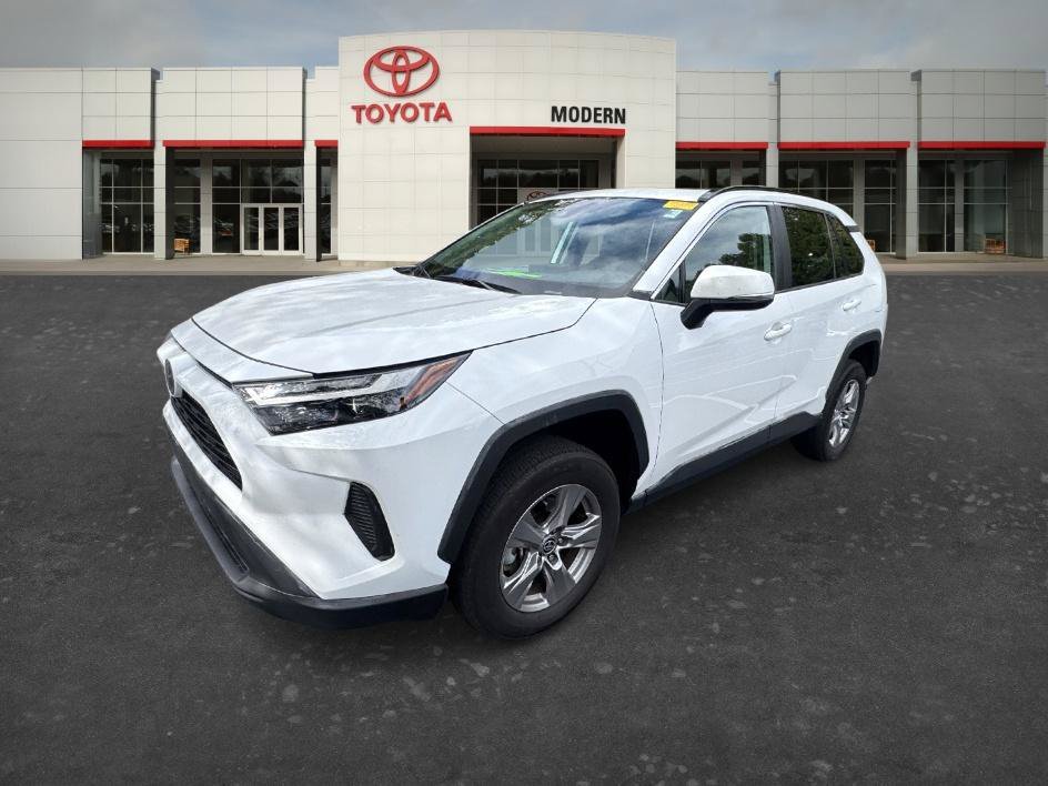 Used 2023 Ice Cap Toyota XLE image 3