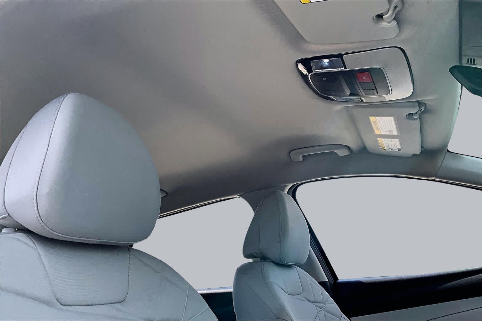 Used 2025 Atlantis Blue Hyundai SE image 12
