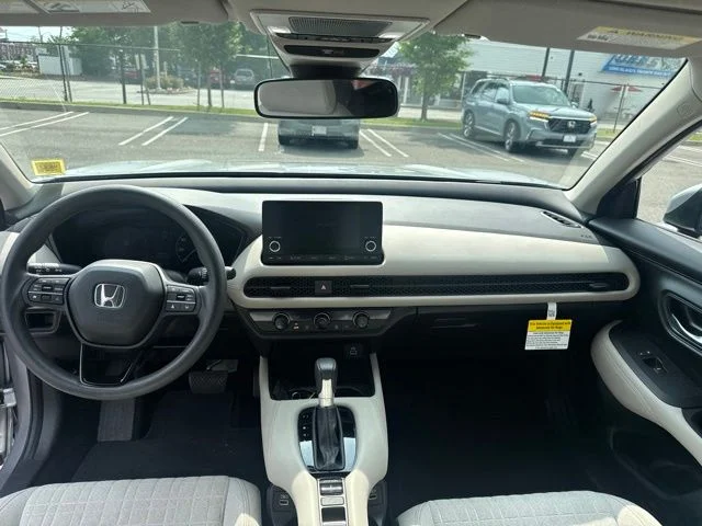 Certified Used 2023 Lunar Silver Metallic Honda LX image 15