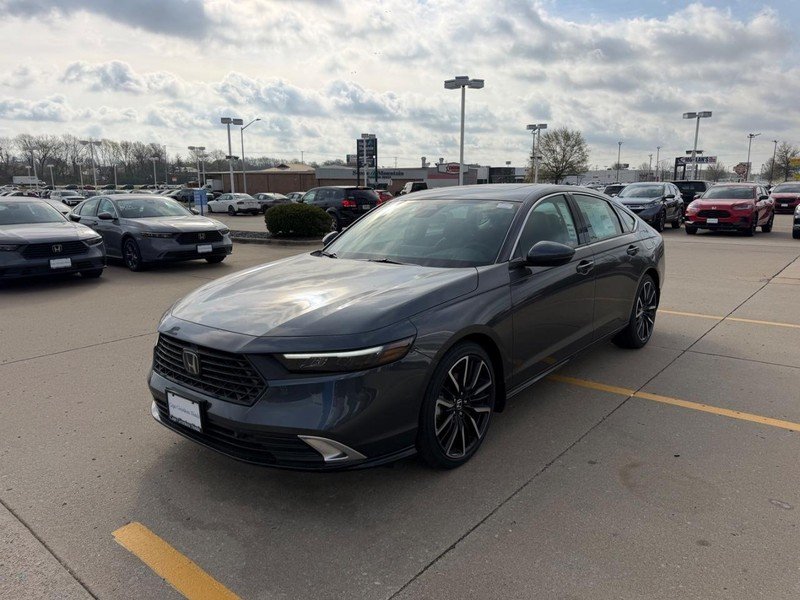 New 2026 Meteorite Gray Metallic Honda Touring image 6