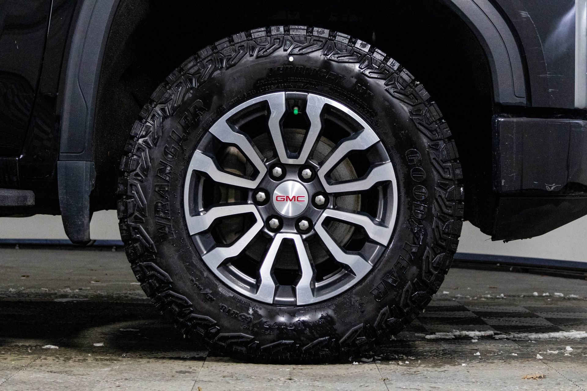 2021 GMC SIERRA - Image 24