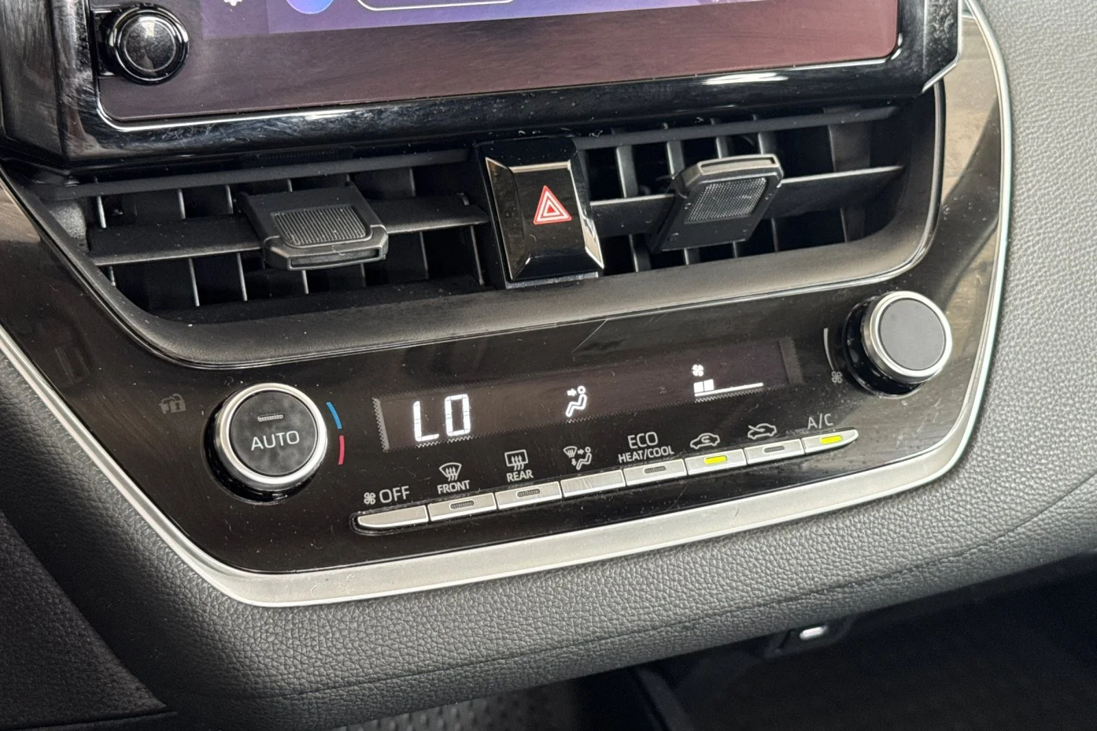 Certified Used 2024 WHITE Toyota LE image 18
