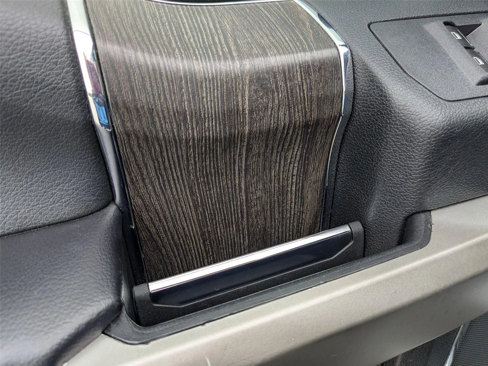 Used 2021 Carbonized Gray Metallic Ford LARIAT image 13