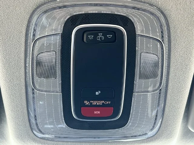 Used 2027 Green Hyundai SE image 26