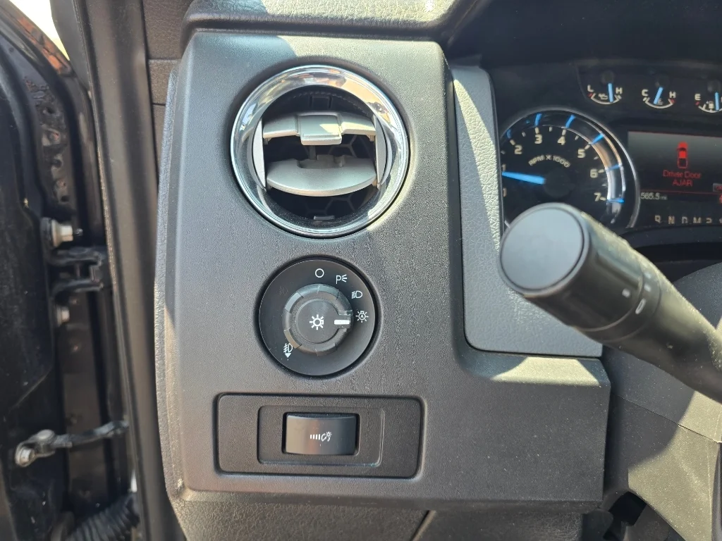 Used 2011 Tuxedo Black Metallic Ford XLT image 20