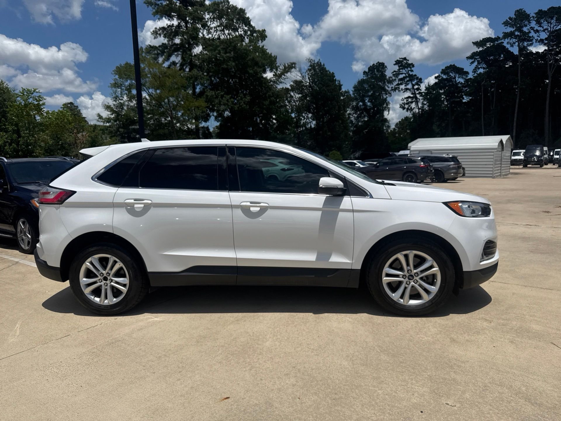 Used 2019 Oxford White Ford SEL image 3