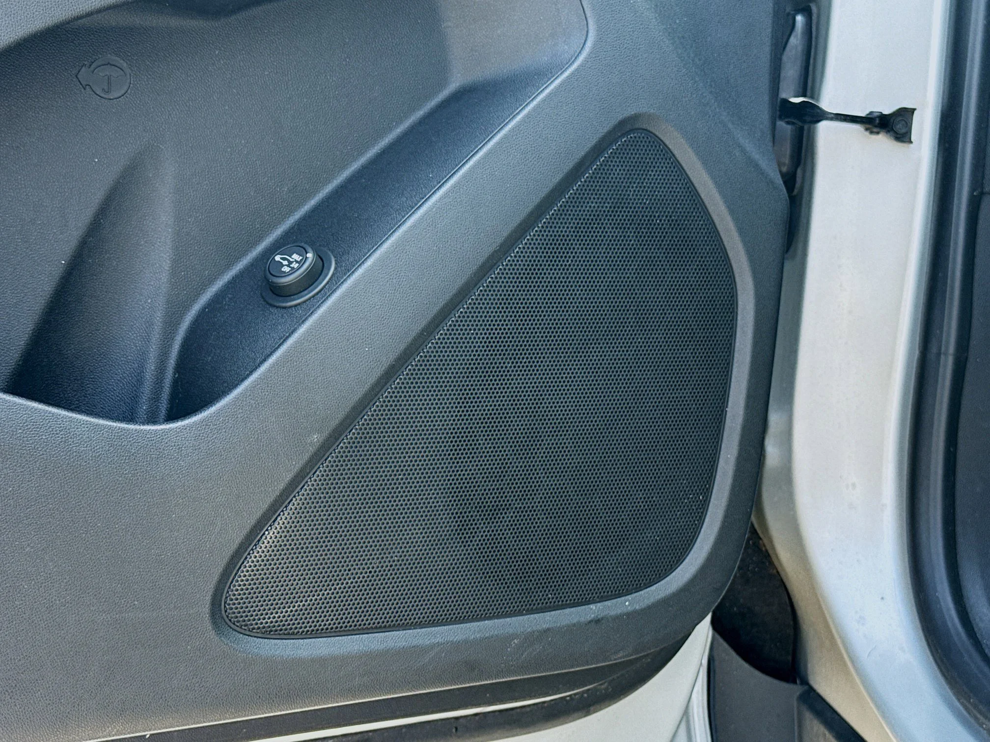 Used 2019 Silver Ice Metallic Chevrolet LT image 23