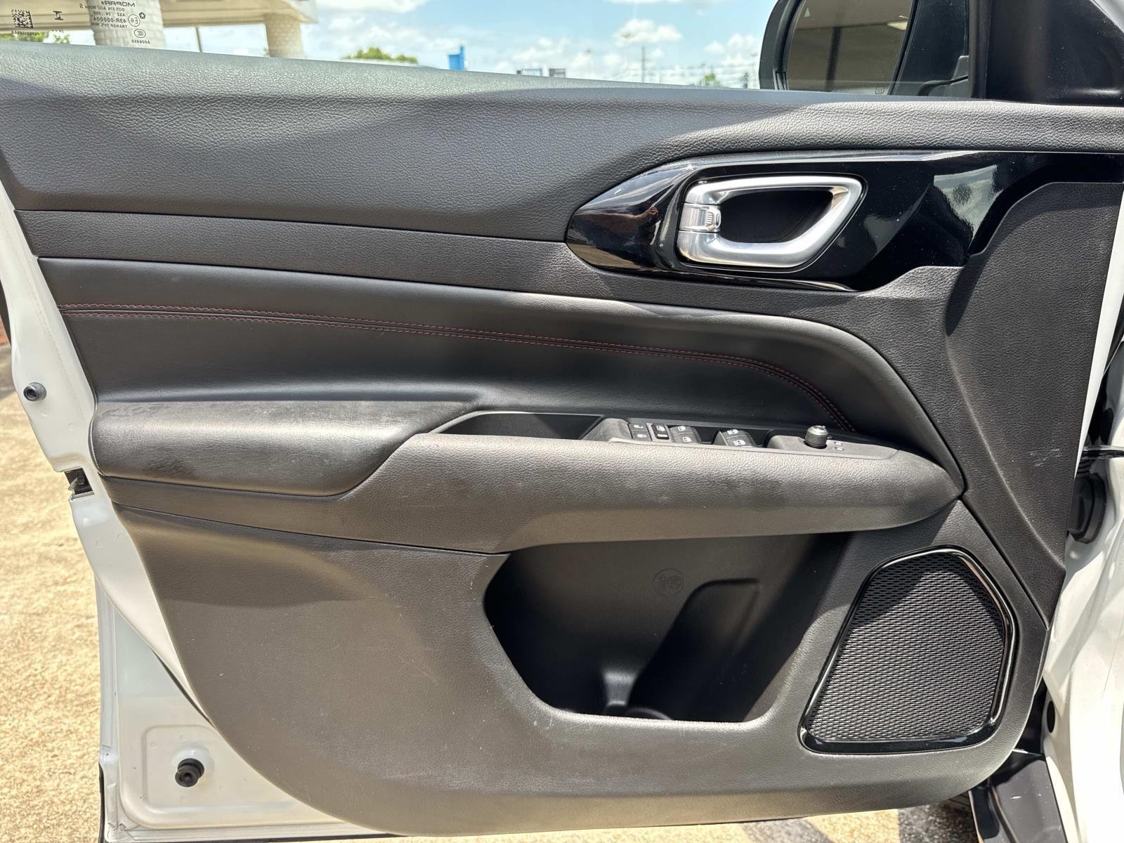 Used 2025 White Jeep Trailhawk image 18
