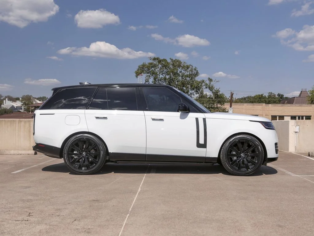 New 2025 White Land Rover SE image 9
