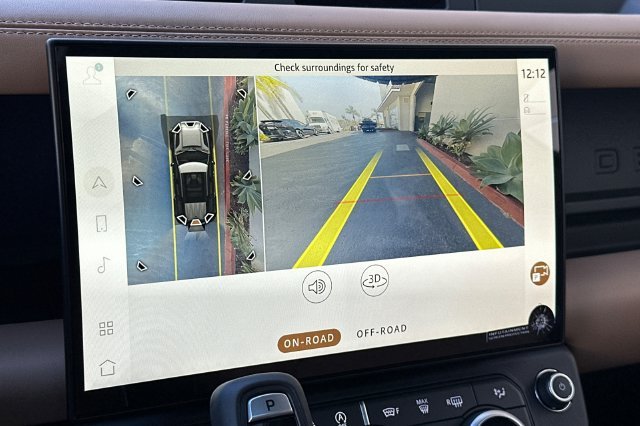New 2026 Woolstone Green Land Rover X-Dynamic SE image 18