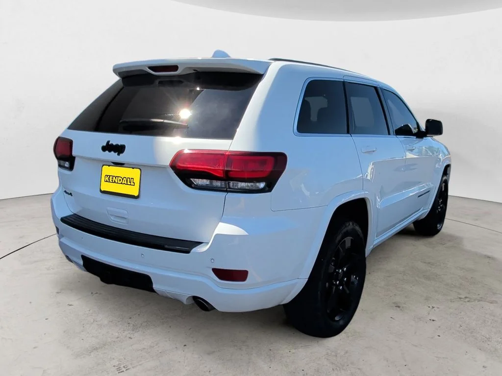 Used 2015 White Jeep Altitude image 5