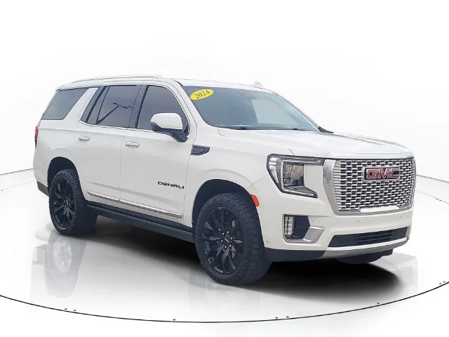 Used 2024 White GMC Denali image 3