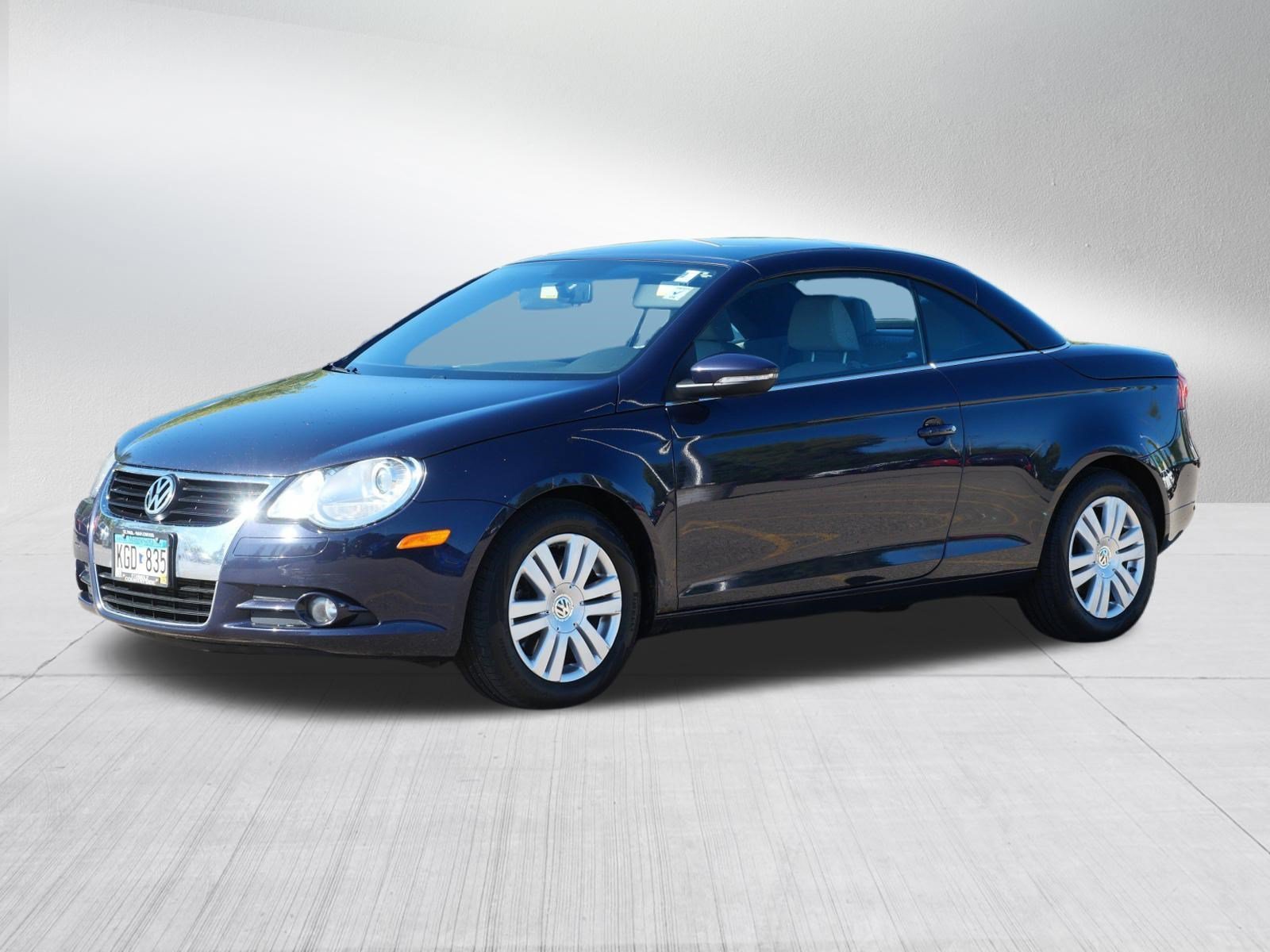 Used 2010 Eismeer Blue Metallic Volkswagen Komfort image 2