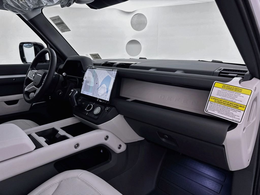 New 2026 Fuji White Land Rover X-Dynamic SE image 30